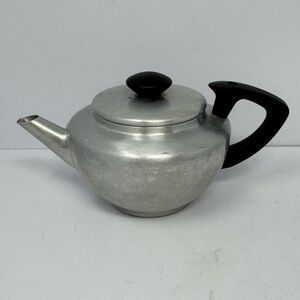 Vintage MIRRO 1536M Aluminum 6 Cup Tea Pot Kettle Camping Kitchen Decor A6